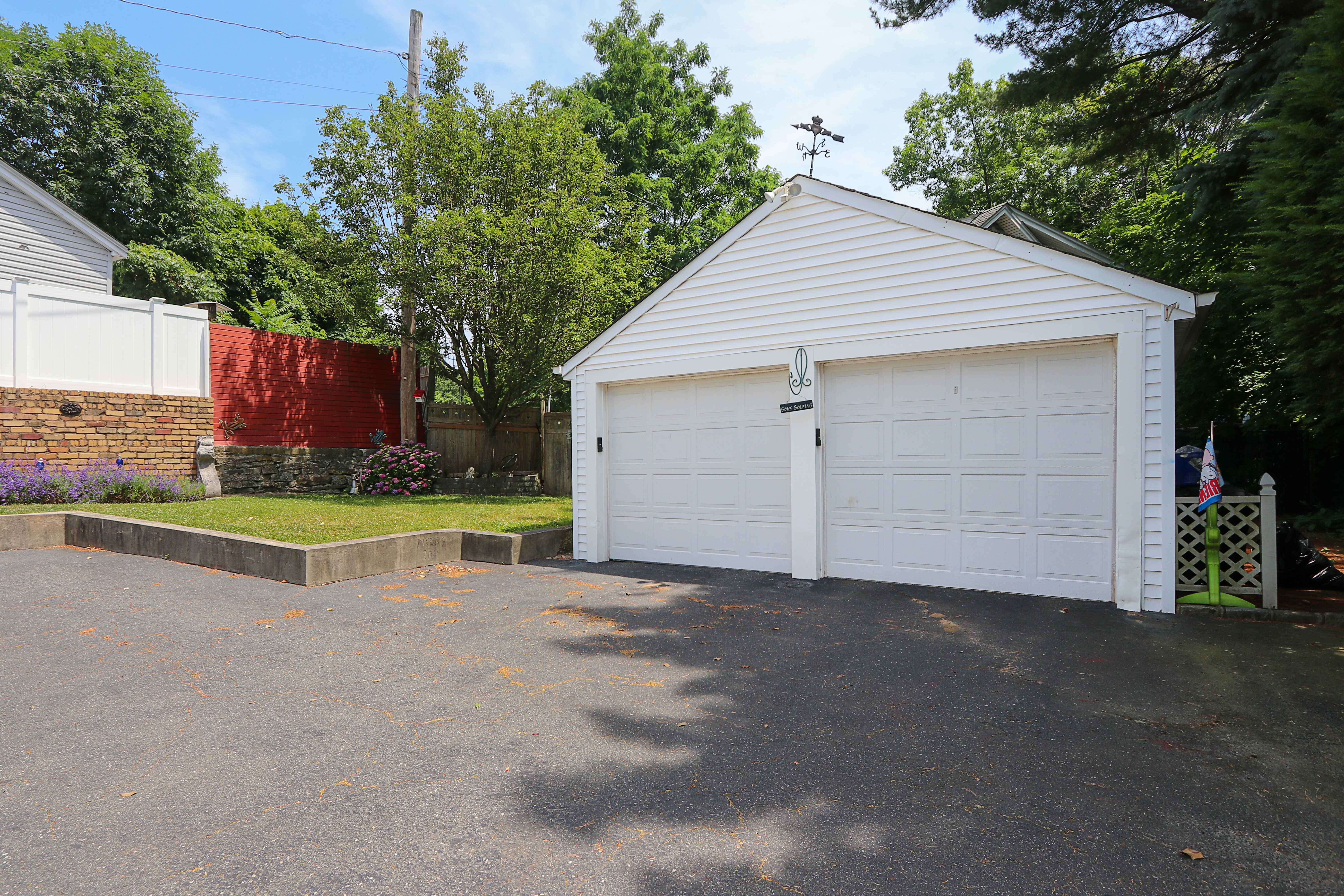 18 Knoll Pl, Glen Cove 37